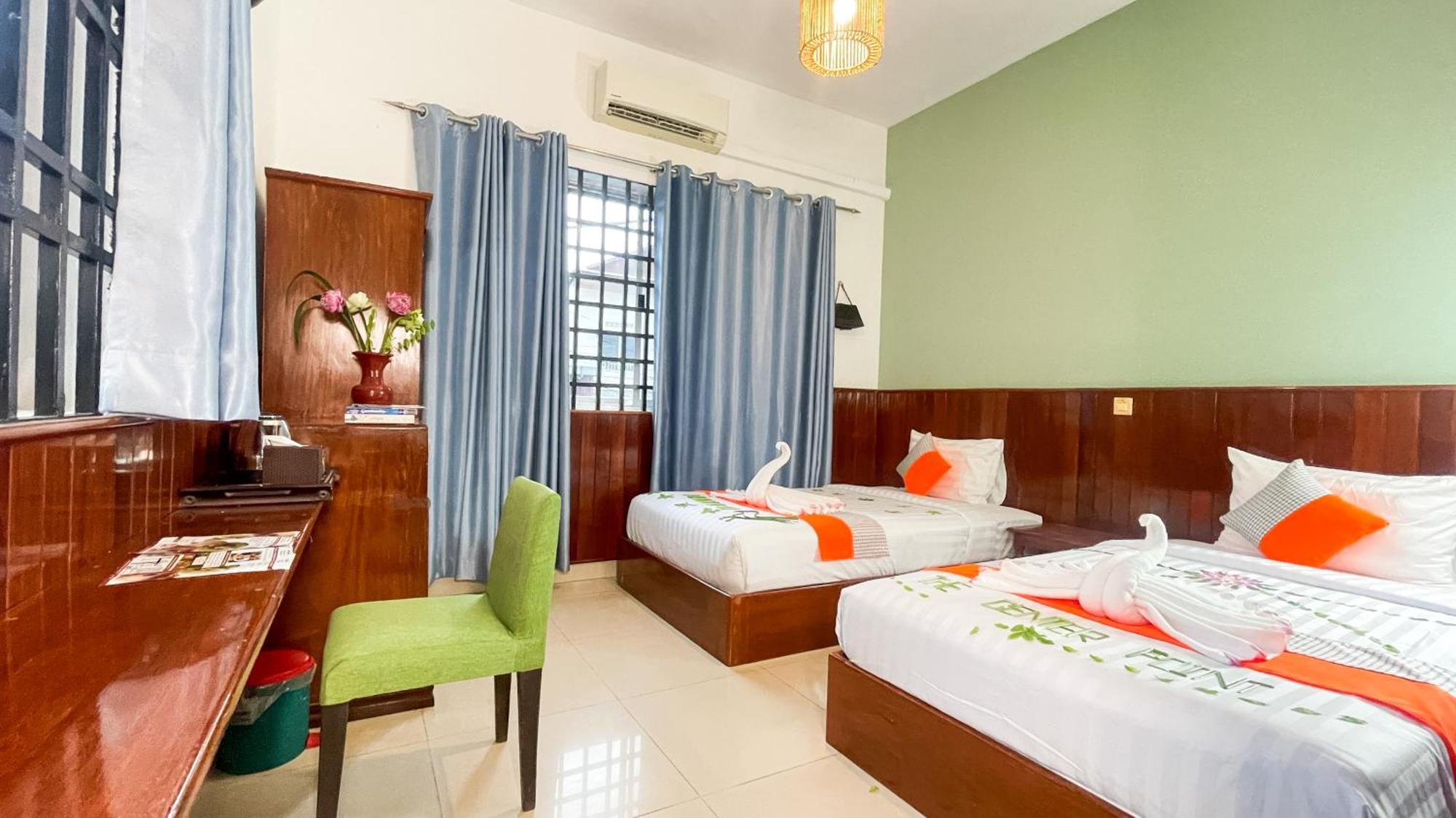 The Center Point Hotel Siem Reap Exterior photo