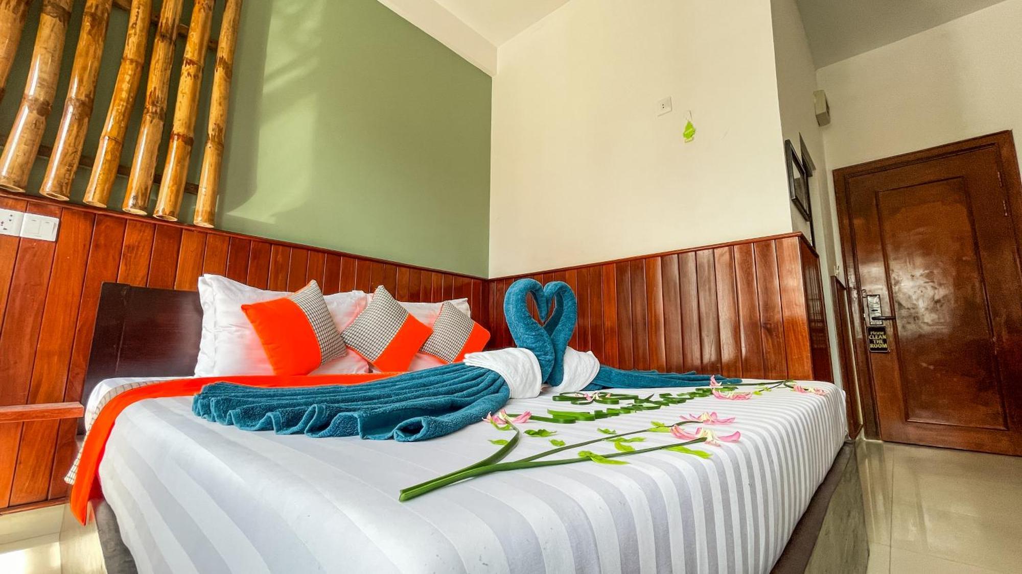 The Center Point Hotel Siem Reap Exterior photo