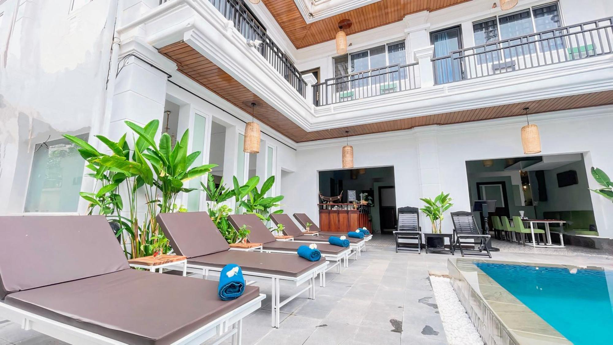 The Center Point Hotel Siem Reap Exterior photo