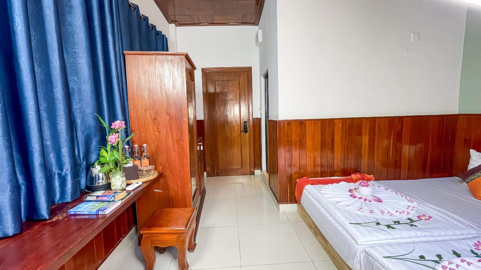 The Center Point Hotel Siem Reap Exterior photo